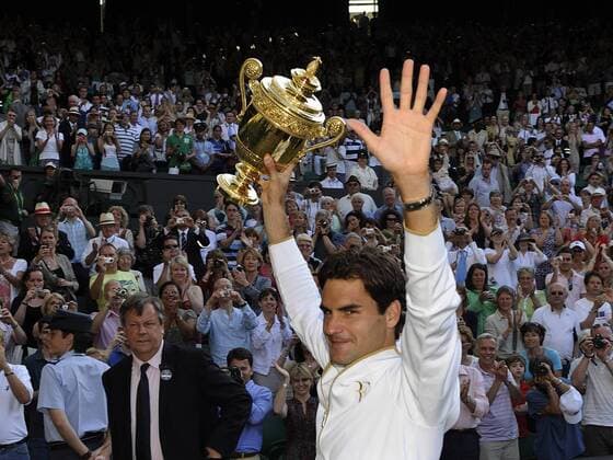 Roger Federer (Schweiz) gewinnt Wimbledon 2009 Tennis Herren All England Championships 2009, Grand Slam, ATP Tour, Finale Einzelbild Wimbledon London Begeisterung, Freude,