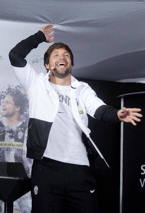 Neuzugang Diego (Juventus Turin) wird präsentiert -  Fußball Herren Serie A 2009 2010, Juve, Präsentation, Pressetermin Pressekonferenz Einzelbild Trainingslager, 1. Liga Pinzolo