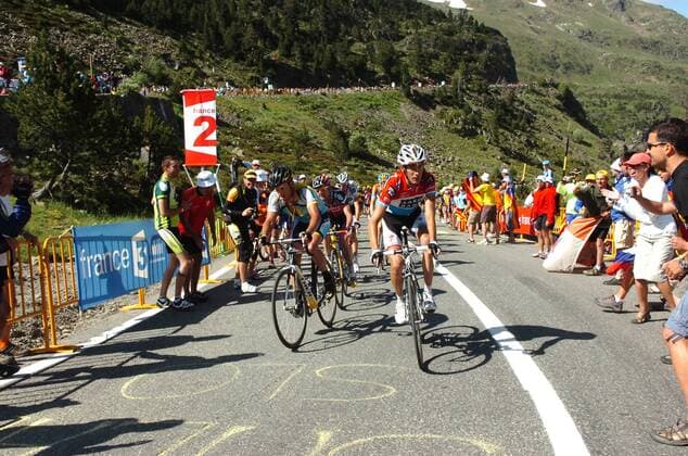 Andy Schleck (Luxemburg Saxo Bank, re.) neben Lance Armstrong (USA Astana) -  Radsport Herren Tour de France 2009, Straßenradsport, Straße, Rad, Vdig Totale 7. Etappe: Barcelona - Andorra Arcalis