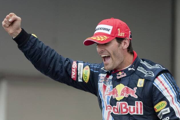 Mark Webber (Australien Red Bull) bejubelt seinen Sieg beim Großen Preis von Deutschland 2009 -  Motorsport Grand Prix Herren Großer Preis von Deutschland 2009, Formel 1 Weltmeisterschaft, F1, F, GP, WM Einzelbild Nürburgring Nürburg Freude,