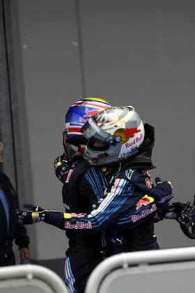 Mark Webber (Australien, li.) gewinnt den GP von Deutschland 2009 vor Teamkollege Sebastian Vettel (Deutschland beide Red Bull) Motorsport Grand Prix Herren Großer Preis von Deutschland 2009, Formel 1 Weltmeisterschaft, F1, F, GP, WM Gruppe Nürburgring Nürburg Freude,