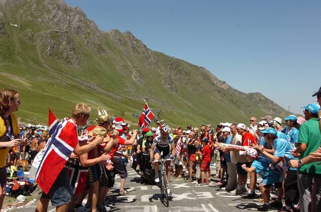 Jens Voigt (Deutschland Saxo Bank) im Anstieg zum Col du Tourmalet in den Pyrenäen während der Tour de France 2009 -  Radsport Herren Tour de France 2009, Straßenradsport, Straße, Rad, Totale 9. Etappe: Saint Gaudens - Tarbes