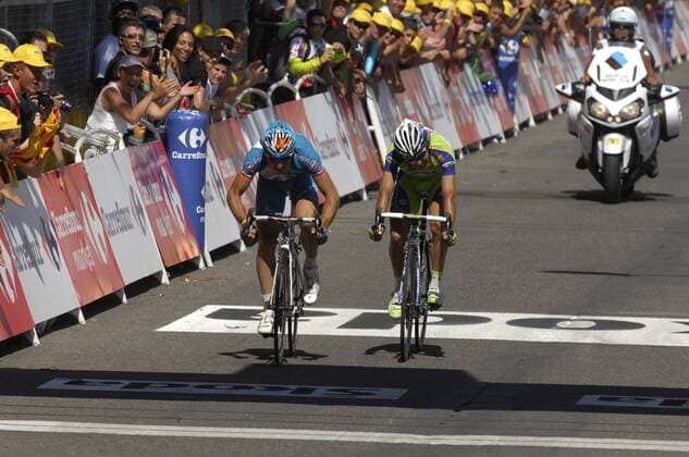 Pierrick Fedrigo (Frankreich BBOX Bouygues Telecom, li.) gewinnt die 9. Etappe der Tour de France 2009 Franco Pellizotti (Italien Liquigas) -  Radsport Herren Tour de France 2009, Straßenradsport, Straße, Rad, Gruppe 9. Etappe: Saint Gaudens - Tarbes Dynamik,
