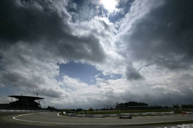 Düstere Wolken über dem Nürburgring Motorsport Grand Prix Herren Großer Preis von Deutschland 2009, Formel 1 Weltmeisterschaft, F1, F, GP, WM Totale Nürburgring Nürburg