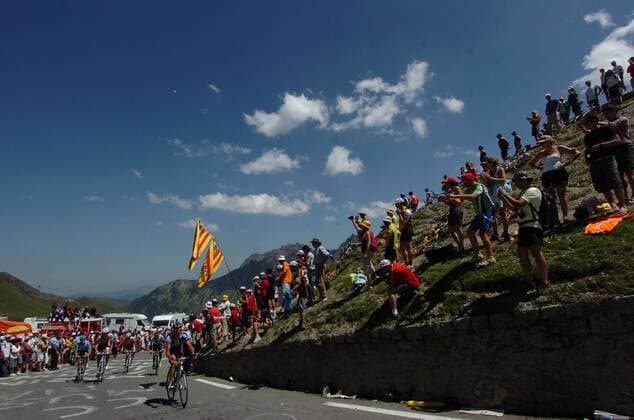 Fans auf den Hängen im Anstieg zum Tourmalet -  Radsport Herren Tour de France 2009, Straßenradsport, Straße, Rad, Totale 9. Etappe: Saint Gaudens - Tarbes