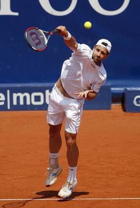 Nicolas Kiefer (Deutschland) - Aufschlag Tennis Herren Mercedes Cup 2009, ATP Tour Einzelbild Weißenhof Stuttgart Dynamik,