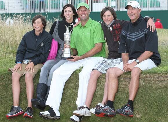 Stewart Cink (USA) neben seiner Frau Lisa, seinen Kindern und seinem Caddie Frank Williams nach dem Sieg der British Open 2009 -  (LON2009071921) Golf Herren The British Open Championship 2009, PGA European Tour Gruppe Turnberry, Ayrshire Freude,