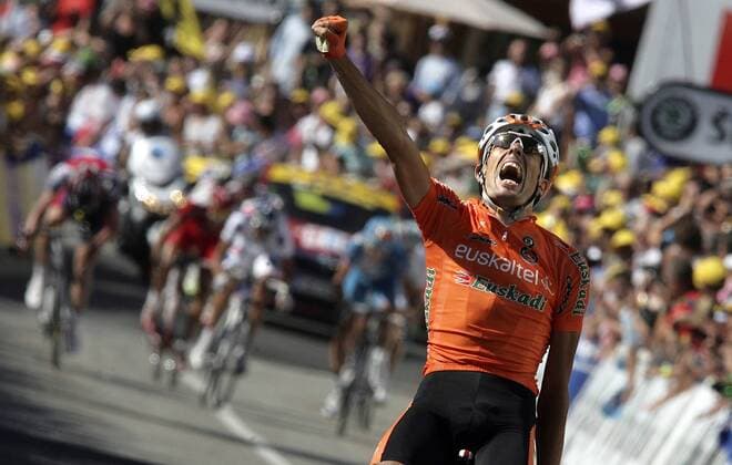 Mikel Astarloza (Spanien Euskaltel Euskadi) gewinnt die 16. Etappe der Tour de France 2009 Radsport Herren Tour de France 2009, Straßenradsport, Straße, Rad Einzelbild 16. Etappe: Martigny - Bourg Saint Maurice Freude, Begeisterung,