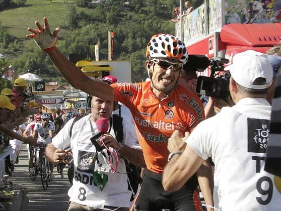 Mikel Astarloza (Spanien Euskaltel Euskadi) gewinnt die 16. Etappe der Tour de France 2009 Radsport Herren Tour de France 2009, Straßenradsport, Straße, Rad Einzelbild 16. Etappe: Martigny - Bourg Saint Maurice Freude,