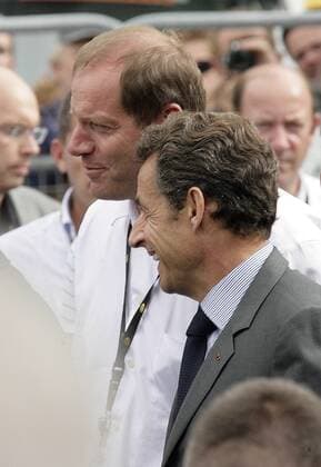 Präsident Nicolas Sarkozy (vorn) und Tourdirektor Christian Prudhomme (beide Frankreich) Radsport Herren Tour de France 2009, Straßenradsport, Straße, Rad Gruppe 17. Etappe: Bourg Saint Maurice - Le Grand Bornand Freude,