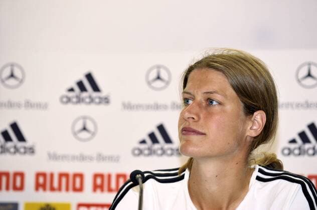 Kerstin Garefrekes (Deutschland) - Pressekonferenz Fußball Damen Nationalmannschaft 2009, Pressekonferenz, Pressetermin, Frauen, Frauenfußball Porträt Sinsheim