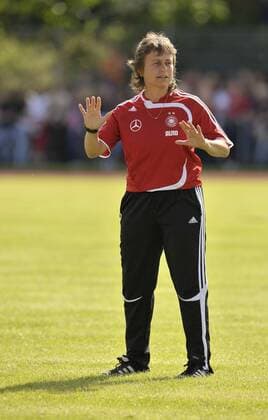 Co Trainerin Ulrike Ballweg (Deutschland) Fußball Damen Nationalteam 2009, Frauen, Frauenfußball, Training Einzelbild Speyer