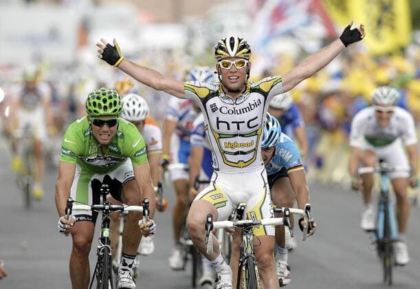 Mark Cavendish (Großbritannien Columbia High Road) gewinnt die 19. Etappe Bourgoin-Jallieu - Aubenas der Tour de France 2009 Radsport Herren Tour de France 2009, Rad, Straße, Straßenradsport Einzelbild 19. Etappe Bourgoin-Jallieu - Aubenas Freude,
