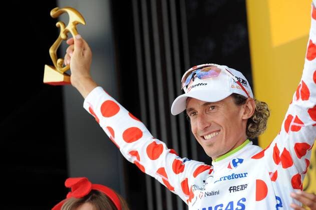 Franco Pellizotti (Italien Liquigas) im Bergtrikot bei der Siegerehrung zur 19. Etappe der Tour de France 2009 -  Radsport Herren Tour de France 2009, Straßenradsport, Straße, Rad, Einzelbild 19. Etappe: Bourgoin Jallieu - Aubenas Freude,