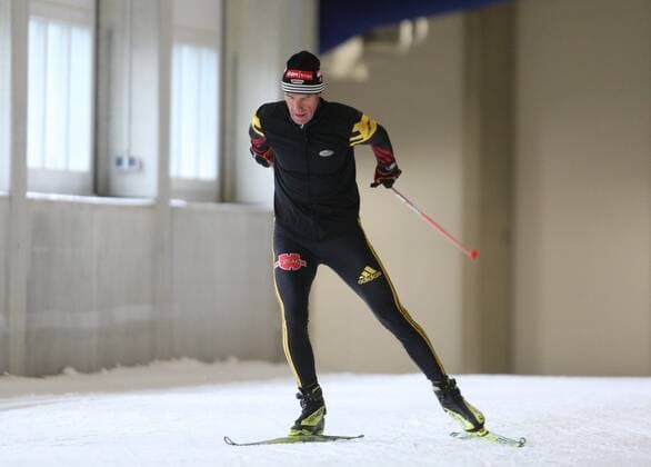 Bundestrainer Frank Ullrich (Deutschland) im Oberhofer Skitunnel Biathlon Herren Training 2009, Indoor Einzelbild Oberhof