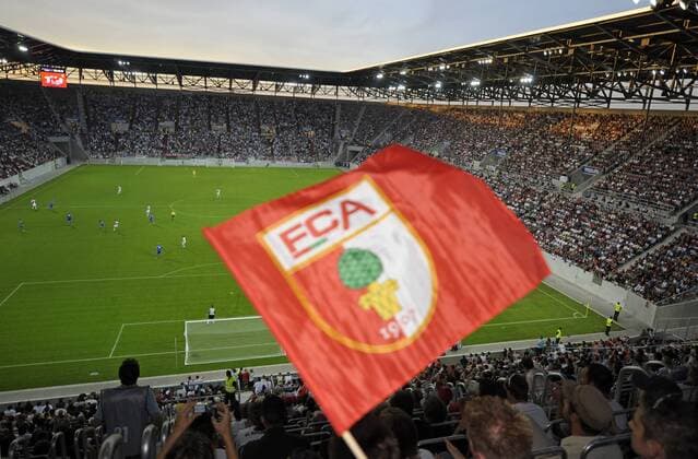 Augsburger Vereinsfahne in der Impuls Arena - neue Heimspielstätte des FC Augsburg Fußball 2. BL Herren Saison 2009 2010, Stadioneröffnung, Eröffnung, Einweihung, Stadioneinweihung, Eröffnungsspiel, Vdig Totale Impuls Arena, ImpulsArena Augsburg