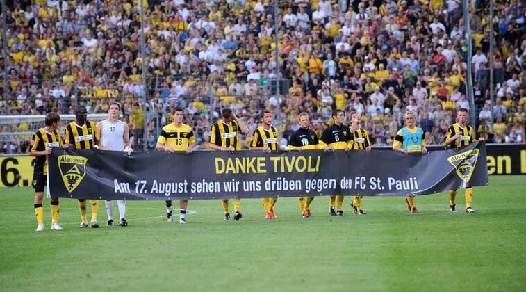 Fußball, Stadiongeschichte Alemannia Aachen Danke Tivoli - Aachen verabschiedet sich aus dem alten Tivoli Stadion Fußball Herren Saison 2009 2010, Test, Testspiel, Alemannia Aachen Totale Aachen
