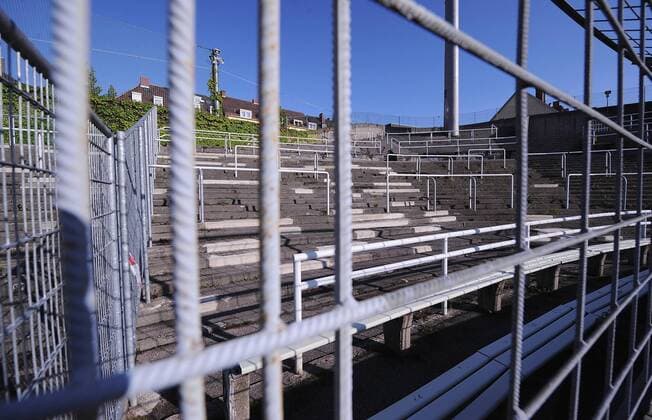 Tribüne im Stadion an der Grünwalder Straße - Heimspielstätte des TSV 1860 München -  Fußball Herren Saison 2009 2010, Fotostory, Stadionstory, Test, Testspiel, TSV 1860 München Totale München