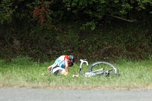 Andy Schleck (Luxemburg Saxo Bank) stürzt -  Radsport Herren Clasica Ciclista San Sebastian 2009, Classica, ProTour, Straßenradsport, Straße, Rad, Einzelbild San Sebastian - San Sebastian