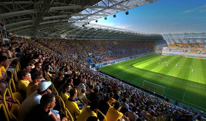 Fußball, Stadiongeschichte SG Dynamo Dresden Neues Rudolf Harbig Stadion in Dresden, Heimspielstätte von Dynamo Dresden Fußball Herren DFB Pokal 2009 2010, Pokalspiel, SG Dynamo Dresden Totale Rudolf Harbig Stadion Dresden