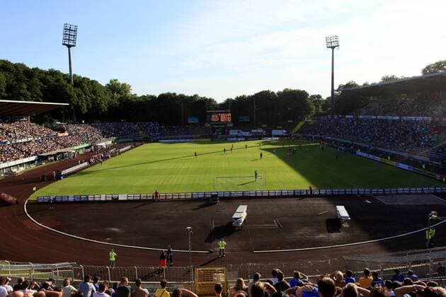 Fußball, Stadiongeschichte 1. FC Saarbrücken Innenansicht des Ludwigsparkstadions, Heimspielstätte des 1. FC Saarbrücken Fußball Herren Regionalliga West 2009 2010, Test, Testspiel, 1. FC Saarbrücken Totale Ludwigsparkstadion Saarbrücken