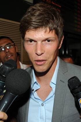 Neuzugang Klaas Jan Huntelaar (AC Mailand) - Ankunft am Flughafen -  Fußball Herren Serie A 2009 2010, 1. Italienische Liga, Milan Porträt Mailand