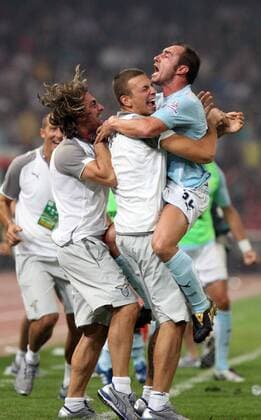 The Lazio team celebrates victory after the Italian Super Cup soccer match in Beijing.  o0 Jubel, Sieg, Sieger, Freude, Emotionen, Rom