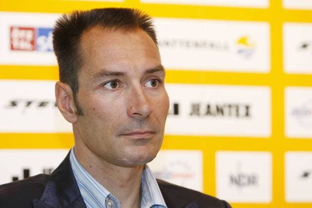Sprinttrainer Erik Zabel (Deutschland Columbia High Road) auf der Pressekonferenz anlässlich der Vattenfall Cyclassics 2009 Radsport Herren Vattenfall Cyclassics 2009, Straßenradsport, Straße, Rad, PK, Pressetermin, Porträt o0 ProTour Hamburg Nachdenklichkeit,