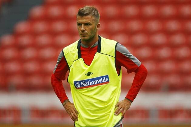 David Beckham (England) -  Fußball Herren Nationalteam 2009, Training Einzelbild o0 Haare Frisur Amsterdam Nachdenklichkeit, Skepsis,