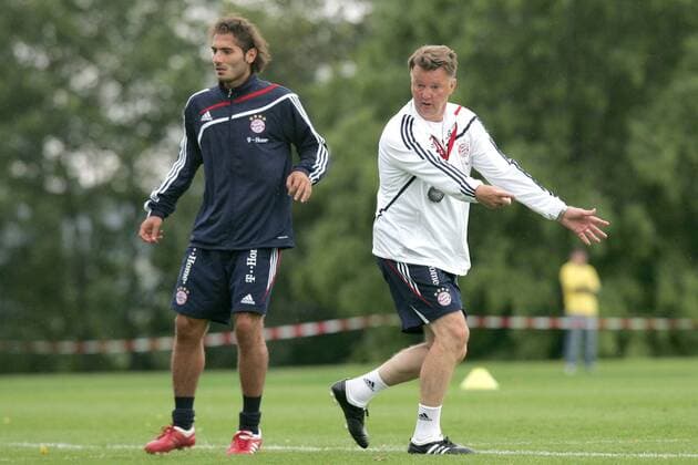 Trainer Louis van Gaal und Hamit Altintop (beide Bayern) Fußball 1. BL Herren Saison 2009 2010, Training, FC Bayern München Gruppe o0 Trainingslager Donaueschingen