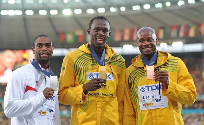 Siegerehrung 100m WM 2009, v.li.: Tyson Gay (USA), Weltmeister Usain Bolt, Asafa Powell (beide Jamaika) -  Leichtathletik WM Herren WM 2009 Gruppe Berlin Freude,