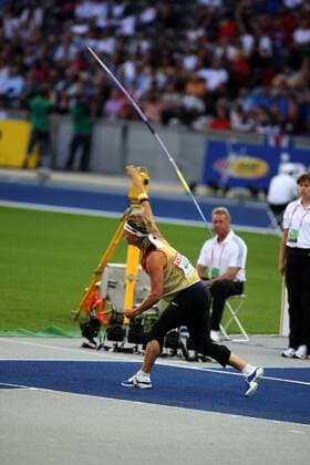 Steffi Nerius (Deutschland) -  Leichtathletik WM Damen WM 2009, Speer, Speerwurf, Speerwerfen Einzelbild Berlin Dynamik,