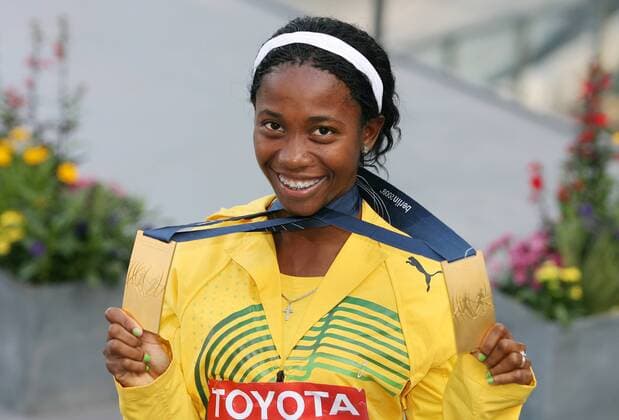 Shelly Ann Fraser (Jamaika) - Weltmeisterin sowohl mit der 4x100m Staffel als auch über 100m bei der WM 2009 in Berlin Leichtathletik WM Damen WM 2009, 4x100m Staffel Einzelbild Berlin Freude,