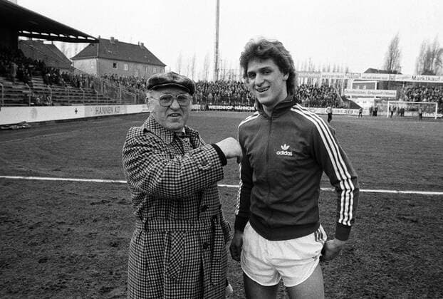 Trainer Helmut Kronsbein (li.) und Frank Pagelsdorf (beide Hannover) Fußball 2. BL Herren Saison 1977 1978, Nord, Hannover 96, Gruppe Osnabrück