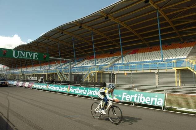 Radfahrer beim Training für die Vuelta a Espana 2009 in Assen -  Radsport Herren Vuelta a Espana 2009, Spanienrundfahrt, Straßenradsport, Straße, Rad Totale o0 TT Circuit Assen