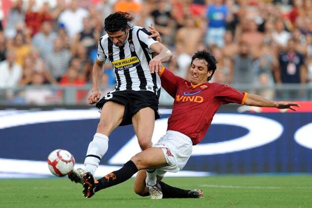 AS Rom (rot)-Juventus Turin: Vincenzo Iaquinta (li.) gegen Nicolas Burdisso 