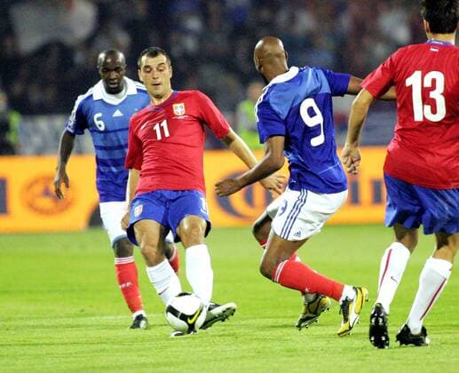 Nenad Milijas (Serbien, 11) und Anelka Nicolas (FRA, 9). 