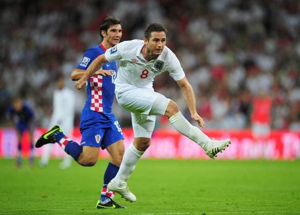 Frank Lampard (England, re.) EDITORIAL USE ONLY. No use with unauthorised audio, video, data, fixture lists, club league logos or live services. Online in-match use limited to 120 images, no video emulation. No use in betting, games or single club league player publications. o0 England - Kroatien