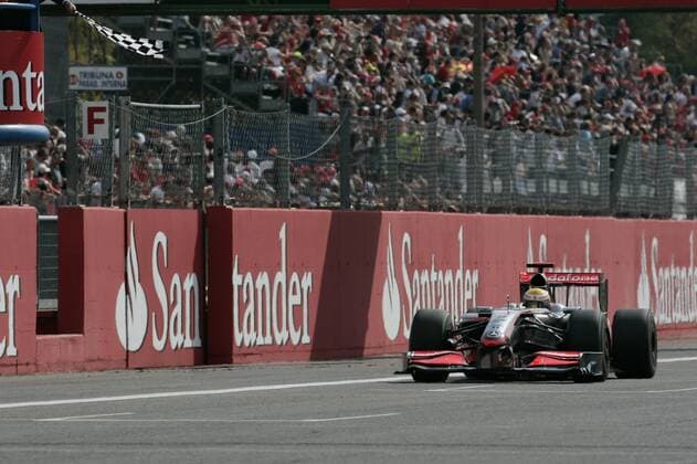 01 Lewis Hamilton (GBR, Vodafone McLaren Mercedes), in seinem Boliden