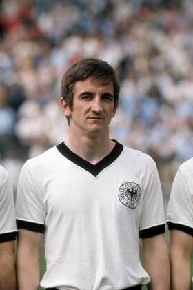 Hannes Löhr (BR Deutschland) - Nationalhymne Fußball Länderspiel Herren Nationalmannschaft 1970, Nationaltrikot Porträt Aufnahmedatum geschätzt Berlin