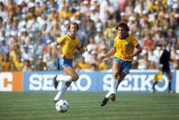 Zico (re.) und Falcao (beide Brasilien) Fußball WM Herren WM 1982, Länderspiel, Nationalteam, Nationaltrikot, Totale Barcelona Dynamik,