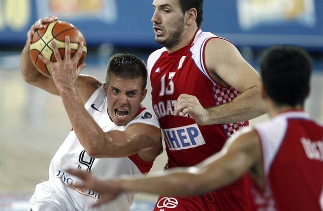 EuroBasket 2022, DBB, Historie, EM - Historie STEFFEN HAMANN (GERMANY; L) , MARKO BANIC (CROATIA) -  _ig_7652.jpg