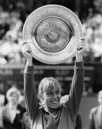 MARTINA NAVRATILOVA (CSSR) wins the Women s Single s Final at Wimbledon.  - ZUMAk09 o0 Aufnahmedatum geschätzt o0 Tennis o0 Damen