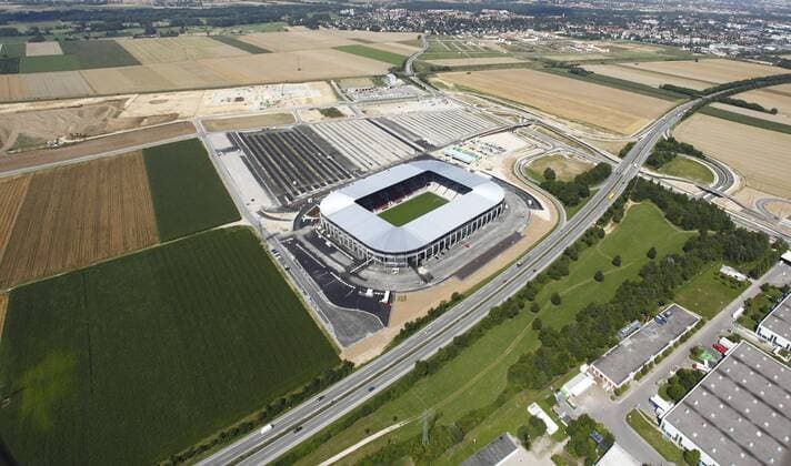 Fußball, Stadiongeschichte FC Augsburg Impuls Arena, Stadion des FC Augsburg, Luftaufnahme, o0 Totale Vogelperspektive, oben.