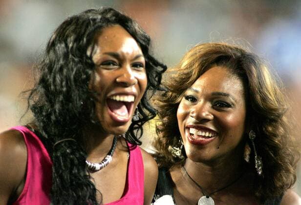 Miami Dolphins minority team owners Venus (L) and Serena Williams (USA) -  MIA2009092108