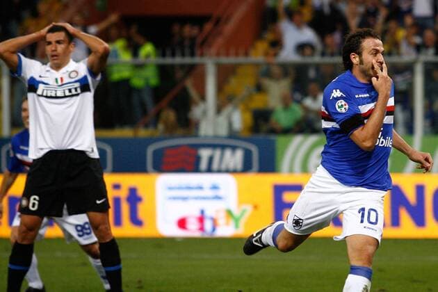 Giampaolo Pazzini (Sampdoria Genua, re.)  o0 FC Internazionale Mailand, Inter
