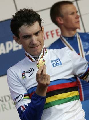 Winner Romain Sicard of France celebrating his medal won in Men U23 UCI Road cycling World Championships road race in Mendrisio -  o0 Freude Jubel, Einzelbild o00 Rad