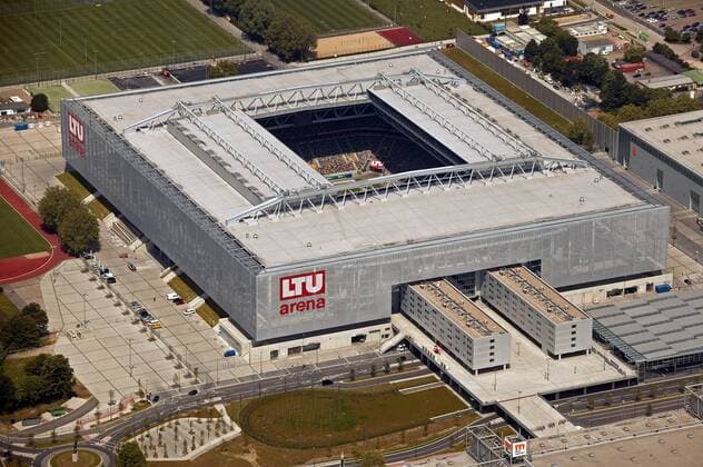 Fußball, Stadiongeschichte Fortuna Düsseldorf Luftaufnahme der LTU Arena - Heimspielstätte von Fortuna Düsseldorf Fußball Herren Regionalliga Nord 2004 2005, 3. Liga Vogelperspektive, oben Luftaufnahme Totale LTU Arena Leverkusen