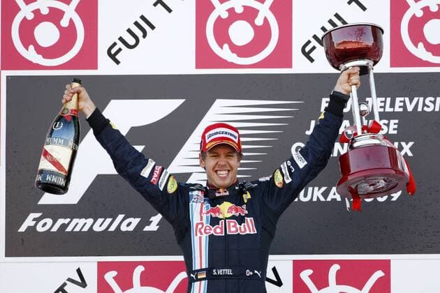Formel 1, Sebastian Vettel - alle 50 Siege Sieger Sebastian Vettel (Deutschland Red Bull) - GP Japan 2009 o0 Jubel, Freude o00 Trophäe Pokal