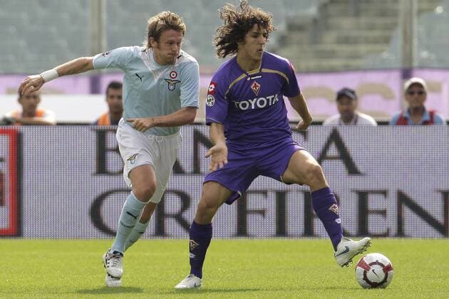 ACF Fiorentina - Lazio Rom - Stevan Jovetic (AC Florenz, re.) gegen Roberto Baronio (Lazio) - 